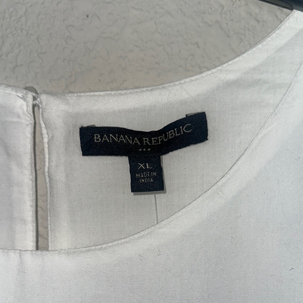 Banana Republic White Blouse with Black Embroidery - Picture 3 of 4